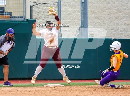 Thumbnail 1 in Calallen vs. Sanger (UIL 4A Softball Semifinal) photogallery.