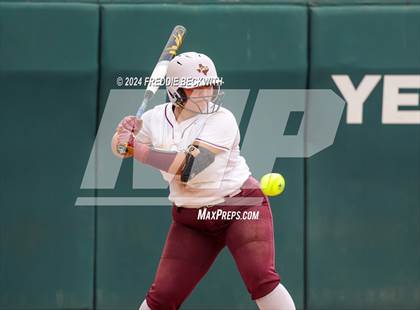 Thumbnail 1 in Calallen vs. Sanger (UIL 4A Softball Semifinal) photogallery.