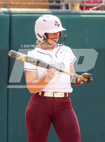 Thumbnail 2 in Calallen vs. Sanger (UIL 4A Softball Semifinal) photogallery.