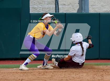 Thumbnail 1 in Calallen vs. Sanger (UIL 4A Softball Semifinal) photogallery.