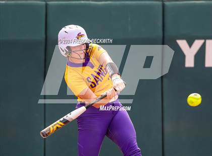 Thumbnail 2 in Calallen vs. Sanger (UIL 4A Softball Semifinal) photogallery.