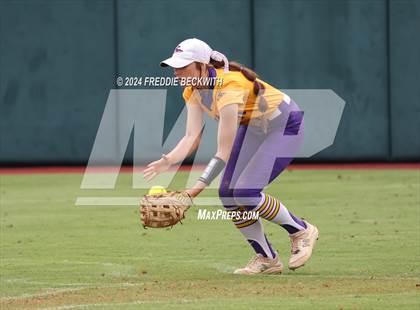 Thumbnail 1 in Calallen vs. Sanger (UIL 4A Softball Semifinal) photogallery.