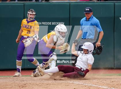 Thumbnail 3 in Calallen vs. Sanger (UIL 4A Softball Semifinal) photogallery.
