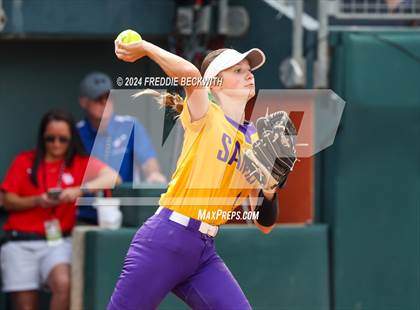 Thumbnail 3 in Calallen vs. Sanger (UIL 4A Softball Semifinal) photogallery.