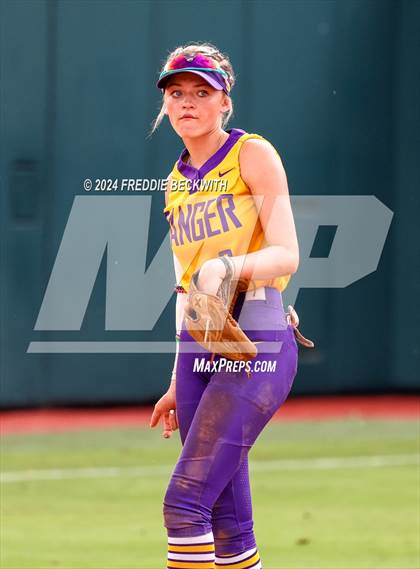 Thumbnail 3 in Calallen vs. Sanger (UIL 4A Softball Semifinal) photogallery.