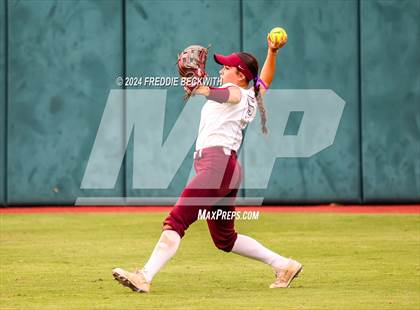Thumbnail 1 in Calallen vs. Sanger (UIL 4A Softball Semifinal) photogallery.