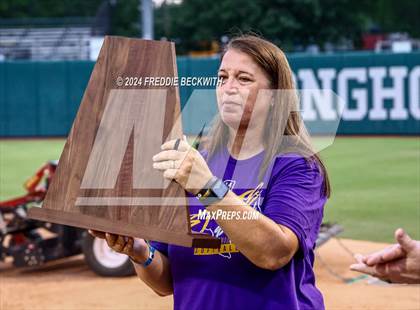 Thumbnail 3 in Calallen vs. Sanger (UIL 4A Softball Semifinal) photogallery.