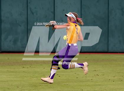 Thumbnail 2 in Calallen vs. Sanger (UIL 4A Softball Semifinal) photogallery.