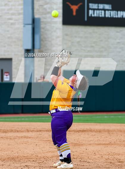 Thumbnail 1 in Calallen vs. Sanger (UIL 4A Softball Semifinal) photogallery.