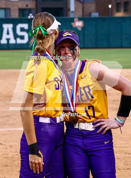 Thumbnail 1 in Calallen vs. Sanger (UIL 4A Softball Semifinal) photogallery.