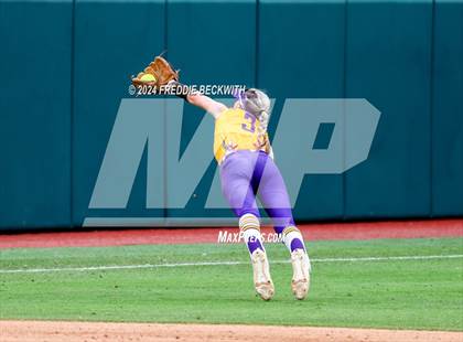 Thumbnail 2 in Calallen vs. Sanger (UIL 4A Softball Semifinal) photogallery.
