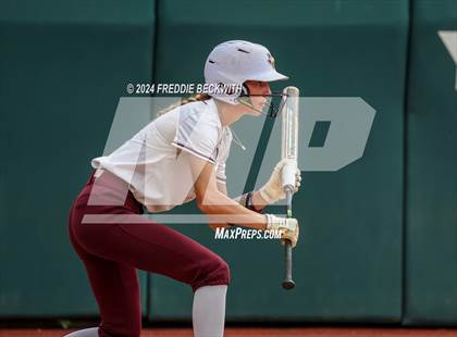 Thumbnail 3 in Calallen vs. Sanger (UIL 4A Softball Semifinal) photogallery.