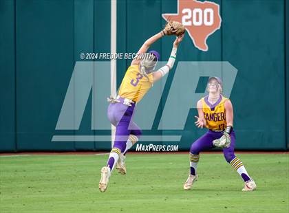 Thumbnail 1 in Calallen vs. Sanger (UIL 4A Softball Semifinal) photogallery.