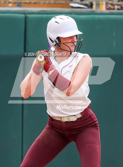 Thumbnail 1 in Calallen vs. Sanger (UIL 4A Softball Semifinal) photogallery.