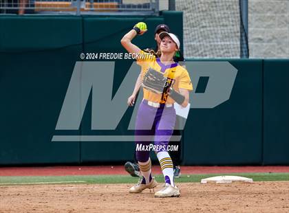 Thumbnail 1 in Calallen vs. Sanger (UIL 4A Softball Semifinal) photogallery.