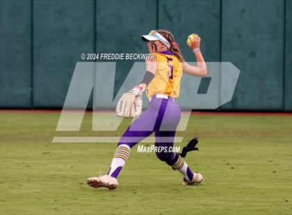 Thumbnail 3 in Calallen vs. Sanger (UIL 4A Softball Semifinal) photogallery.