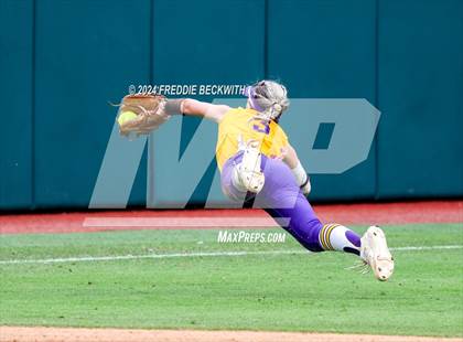 Thumbnail 2 in Calallen vs. Sanger (UIL 4A Softball Semifinal) photogallery.