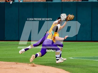 Thumbnail 3 in Calallen vs. Sanger (UIL 4A Softball Semifinal) photogallery.