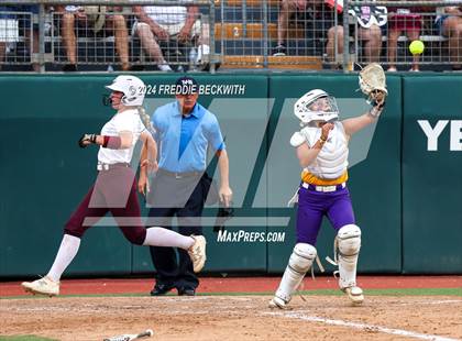 Thumbnail 2 in Calallen vs. Sanger (UIL 4A Softball Semifinal) photogallery.
