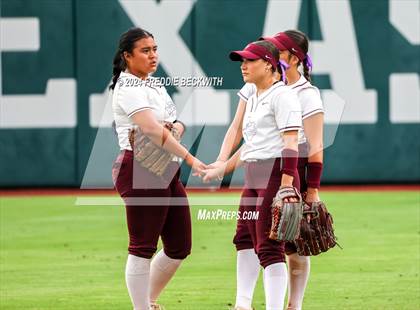 Thumbnail 1 in Calallen vs. Sanger (UIL 4A Softball Semifinal) photogallery.