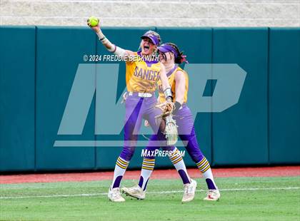 Thumbnail 1 in Calallen vs. Sanger (UIL 4A Softball Semifinal) photogallery.