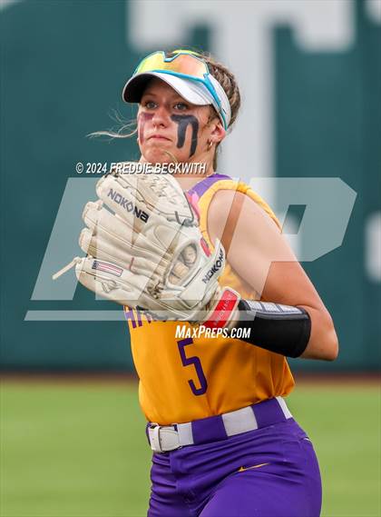 Thumbnail 1 in Calallen vs. Sanger (UIL 4A Softball Semifinal) photogallery.