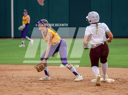 Thumbnail 2 in Calallen vs. Sanger (UIL 4A Softball Semifinal) photogallery.