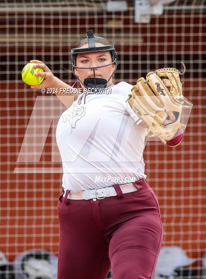 Thumbnail 3 in Calallen vs. Sanger (UIL 4A Softball Semifinal) photogallery.