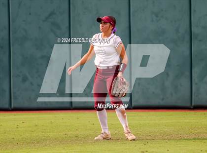 Thumbnail 3 in Calallen vs. Sanger (UIL 4A Softball Semifinal) photogallery.