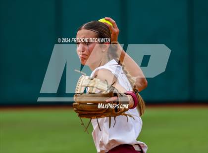 Thumbnail 2 in Calallen vs. Sanger (UIL 4A Softball Semifinal) photogallery.
