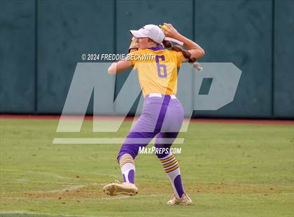 Thumbnail 2 in Calallen vs. Sanger (UIL 4A Softball Semifinal) photogallery.