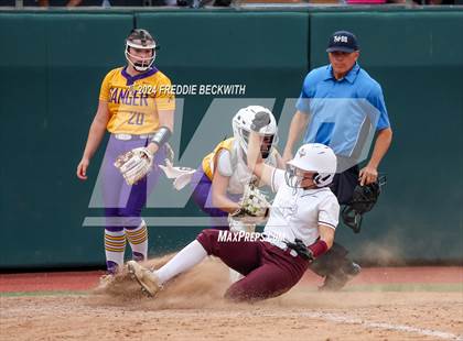 Thumbnail 2 in Calallen vs. Sanger (UIL 4A Softball Semifinal) photogallery.