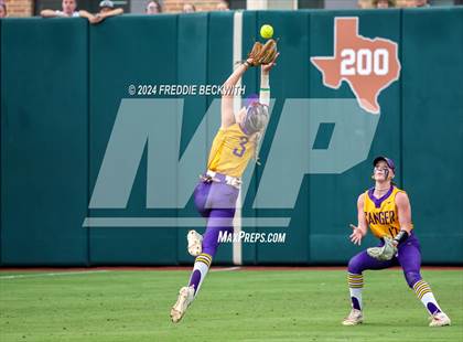Thumbnail 3 in Calallen vs. Sanger (UIL 4A Softball Semifinal) photogallery.