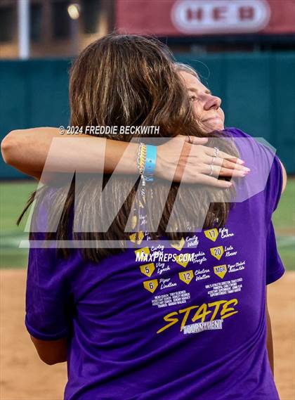 Thumbnail 2 in Calallen vs. Sanger (UIL 4A Softball Semifinal) photogallery.