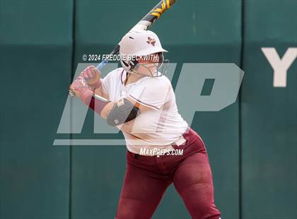 Thumbnail 3 in Calallen vs. Sanger (UIL 4A Softball Semifinal) photogallery.