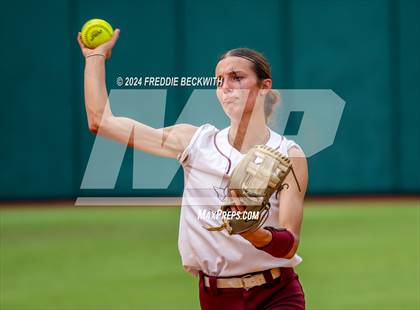 Thumbnail 3 in Calallen vs. Sanger (UIL 4A Softball Semifinal) photogallery.