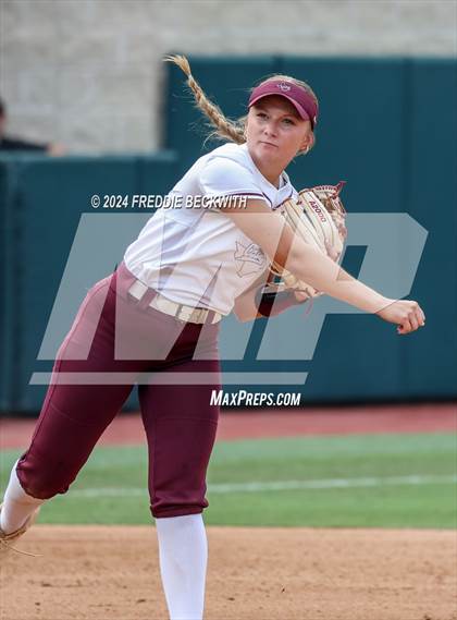 Thumbnail 1 in Calallen vs. Sanger (UIL 4A Softball Semifinal) photogallery.