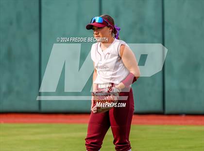 Thumbnail 2 in Calallen vs. Sanger (UIL 4A Softball Semifinal) photogallery.