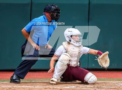Thumbnail 1 in Calallen vs. Sanger (UIL 4A Softball Semifinal) photogallery.