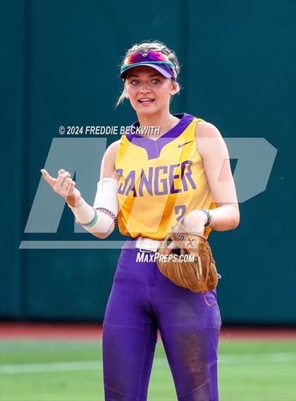 Thumbnail 1 in Calallen vs. Sanger (UIL 4A Softball Semifinal) photogallery.