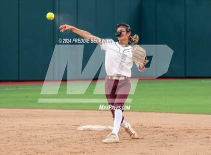 Thumbnail 1 in Calallen vs. Sanger (UIL 4A Softball Semifinal) photogallery.