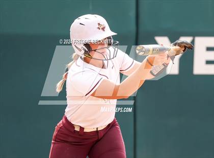 Thumbnail 3 in Calallen vs. Sanger (UIL 4A Softball Semifinal) photogallery.