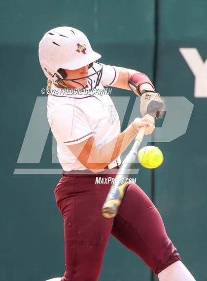 Thumbnail 2 in Calallen vs. Sanger (UIL 4A Softball Semifinal) photogallery.