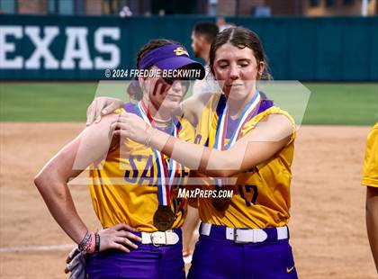 Thumbnail 3 in Calallen vs. Sanger (UIL 4A Softball Semifinal) photogallery.