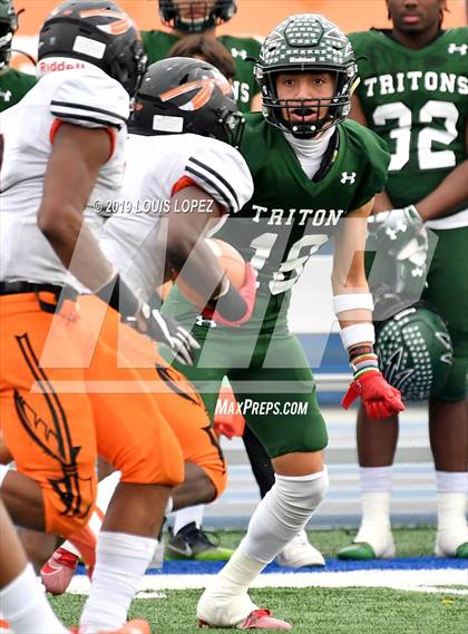 Thumbnail 3 in McClymonds vs. Pacifica (CIF State DIV 2A Championship Final) photogallery.