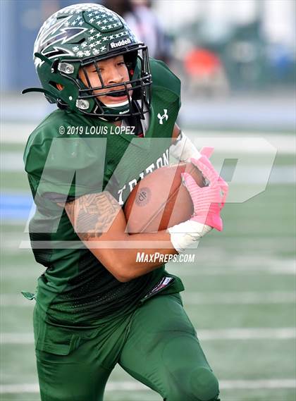 Thumbnail 3 in McClymonds vs. Pacifica (CIF State DIV 2A Championship Final) photogallery.