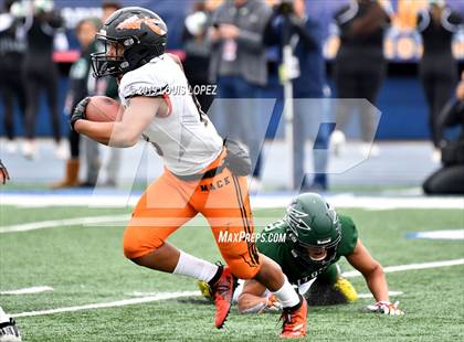 Thumbnail 3 in McClymonds vs. Pacifica (CIF State DIV 2A Championship Final) photogallery.