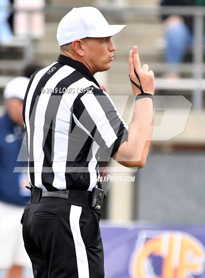 Thumbnail 3 in McClymonds vs. Pacifica (CIF State DIV 2A Championship Final) photogallery.