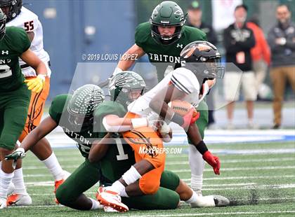 Thumbnail 3 in McClymonds vs. Pacifica (CIF State DIV 2A Championship Final) photogallery.