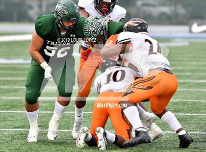 Thumbnail 3 in McClymonds vs. Pacifica (CIF State DIV 2A Championship Final) photogallery.